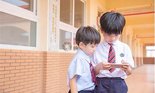 小学生使用手机利大于弊的名人名言_1